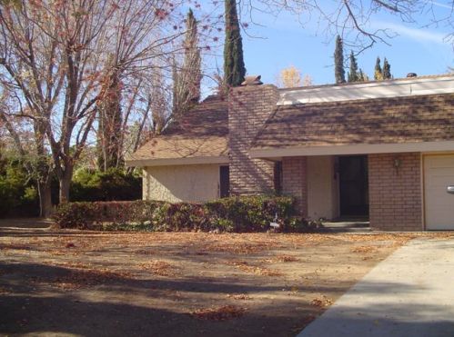2532 Key Ct, Lancaster CA  93536-6051 exterior