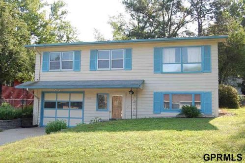 3103 Madison St, Bellevue, NE 68005-5541