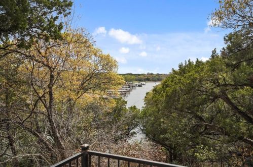 2011 Grn Wing, Granbury TX 76049-5576 exterior