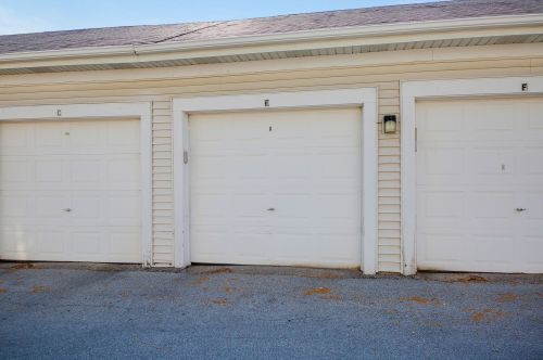 151 Waters Edge Dr, Glendale Heights IL  60139-1521 exterior