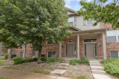 143 Bristol Ln, Wood Dale, IL 60191-2817