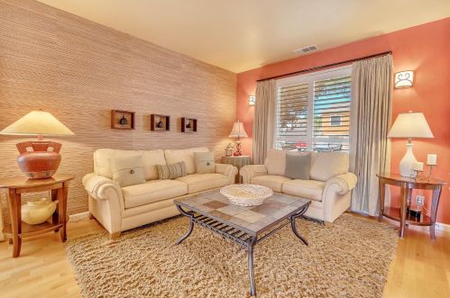 1746 Fir Dr, Los Banos CA 93635-5236 exterior