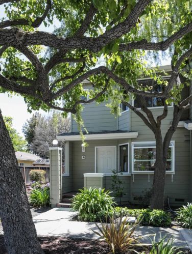 2071 Plymouth St, Mountain View, CA 94043-1742