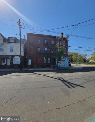 703 State St, Trenton NJ 08609-2008 exterior