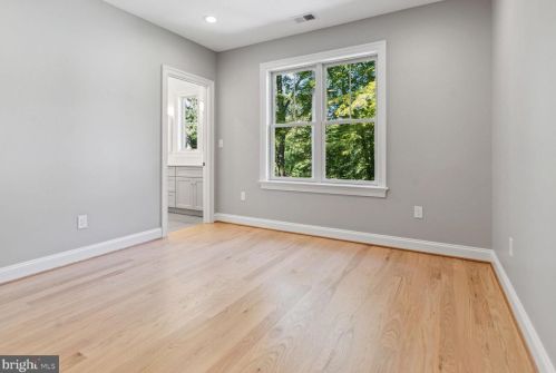 9111 Sligo Crk Pkwy, Silver Spring MD 20901-3361 exterior