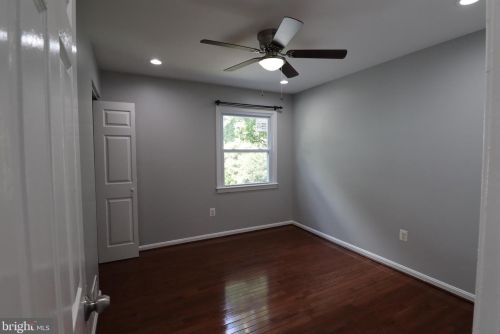 8005 Lake Pleasant Dr, Springfield VA  22153-3005 exterior