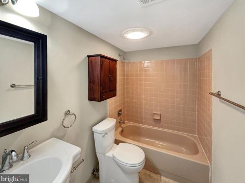 11926 Cotton Mill Dr, Woodbridge VA  22192-1508 exterior