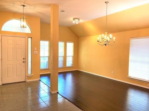 2808 Fossil Run Blvd, Fort Worth TX  76131-2013 exterior