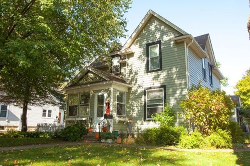 227 Columbia St, Batavia, IL 60510-2341