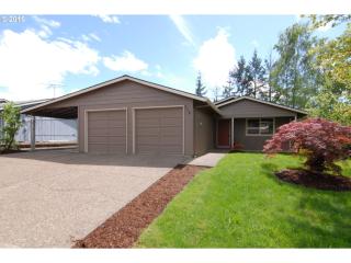 112 Pinehurst Ct, Newberg, OR 97132-1690