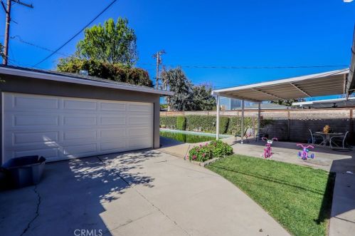 2014 Valencia St, Santa Ana CA  92706-2937 exterior