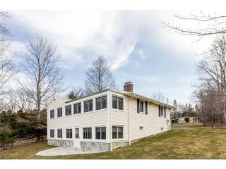 201 Baileyville Rd, Middlefield CT  06455-1014 exterior