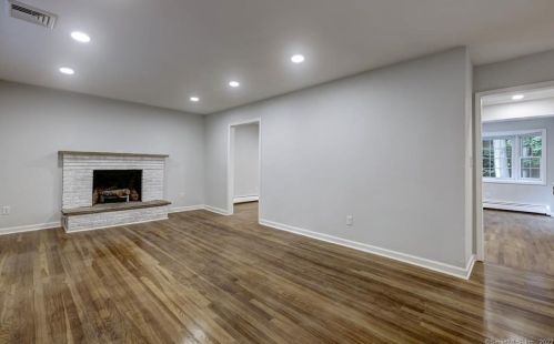 34 Brookwood Ln, Huntington CT  06484-2051 exterior