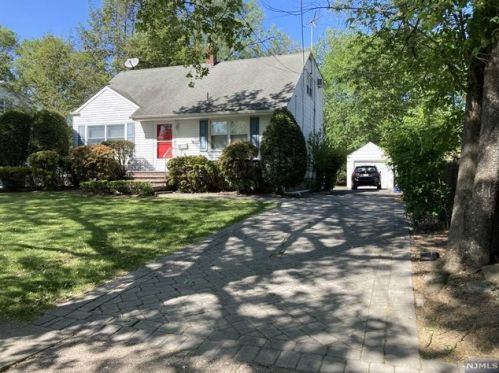 671 Delaware Ave, Ridgewood, NJ 07450-5501