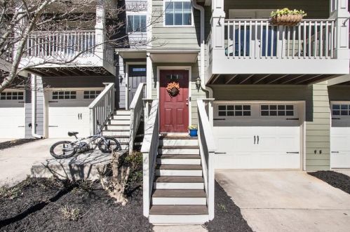2014 Liberty Ct, Atlanta, GA 30318-9379