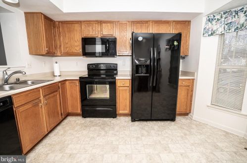 337 Woodland Grn Ct, Aberdeen MD  21001-2946 exterior