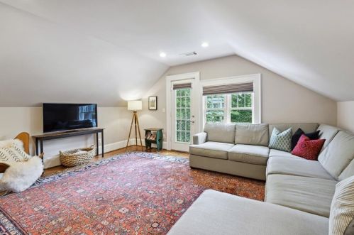 445 Clifton Rd, Atlanta GA  30307-1705 exterior