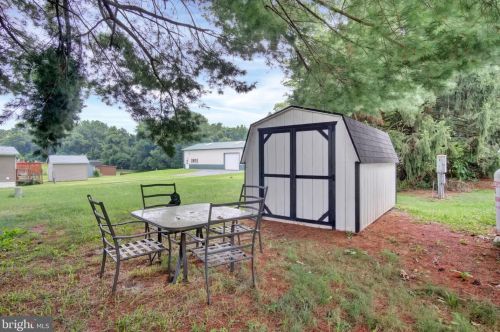 901 Spring Garden St, Carlisle PA  17015-9243 exterior