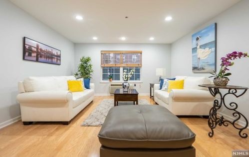 547 Gorge Rd, Cliffside Park NJ  07010-2210 exterior