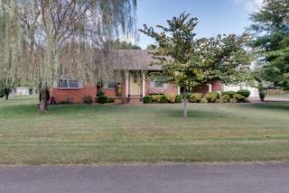 409 5th Ave, Hohenwald, TN 38462-1939