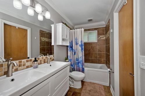 2329 Fairgreen Dr, Cincinnati OH  45238-3230 exterior