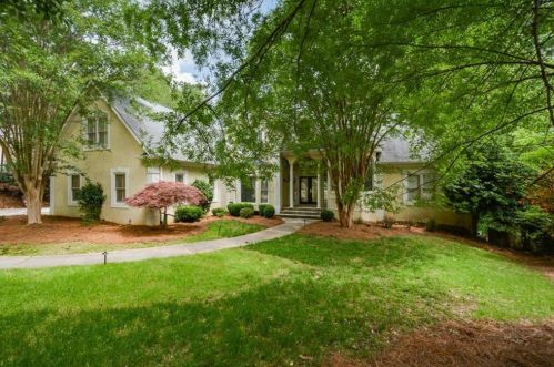 1066 Fairway Valley Dr, Holly Springs, GA 30189-6789