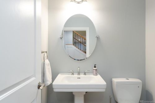 651 Dexter St, Denver CO  80220-5037 exterior