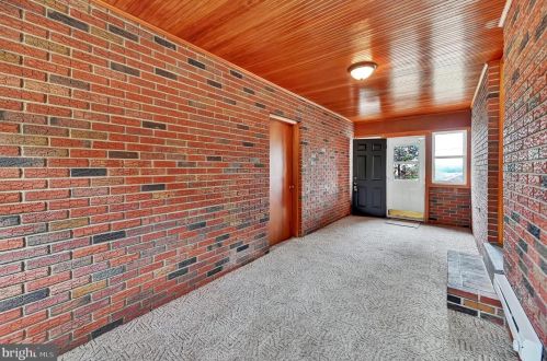 2345 Carlisle Pike, Hanover PA  17331-8777 exterior