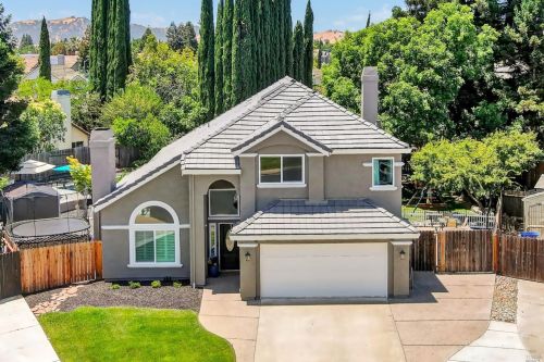 148 Oak Creek Ct, Vacaville, CA 95687-5200