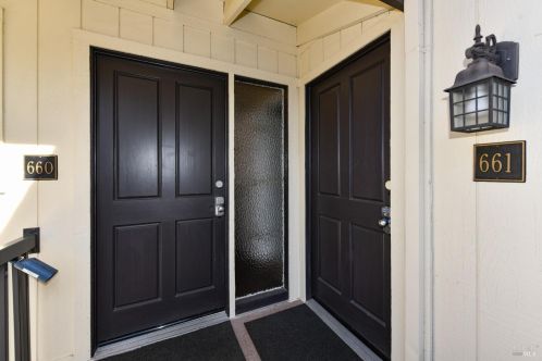 660 Cottage Dr, Fairfield CA  94558-1212 exterior