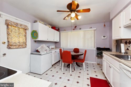 9504 Lawnsberry Ter, Silver Spring MD 20901-4714 exterior