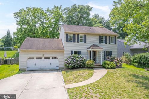 230 Village Ct, Tavistock, NJ 08033-1046