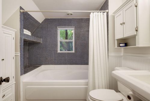 2260 Medicine Lake Blvd, Minneapolis MN  55441-4238 exterior