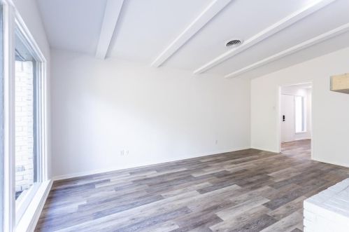 1705 Glen Alta Dr, Irving TX  75061-2306 exterior