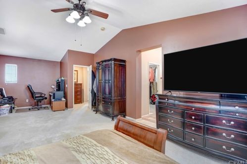 12499 Orangeblossom Ln, Riverside CA  92503-7057 exterior