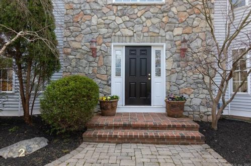 25 Roast Meat Hill Rd, Deep River, CT 06419-1425