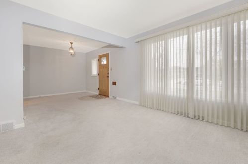 7746 Churchill St, Morton Grove, IL 60053-1805