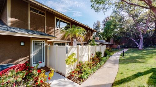 28528 Conejo View Dr, Calabasas, CA 91301-3370