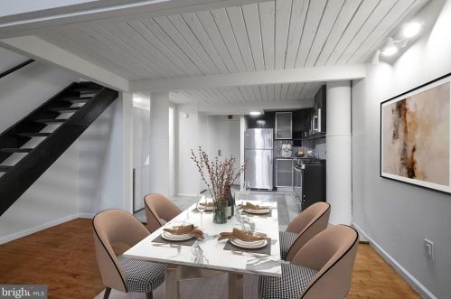 1329 Lombard St, Philadelphia, PA 19147-1097