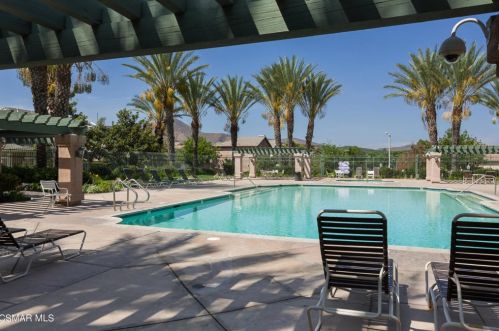 1843 Amberleaf Ln, Simi Valley CA  93065-7435 exterior