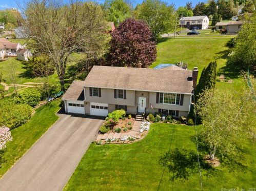 2 Dinatale Dr, Wallingford, CT 06492-3260