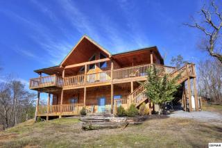 2959 Mockingbird Way, Pigeon Forge, TN 37862-2206