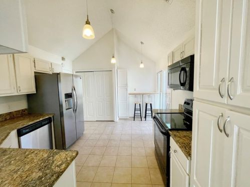 10837 Gable Dr, Dallas TX  75229-6902 exterior