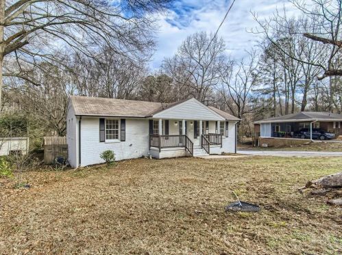 6130 Crestview Ln, Forest Park, GA 30297-4225