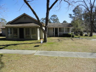417 Oak Villa Dr, Jesup, GA 31546-3671
