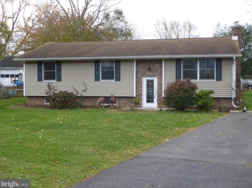 945 Cavalry St, Carlisle, PA 17013-1504