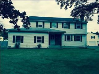 35 Sheffield Dr, Windsor, CT 06095-2325