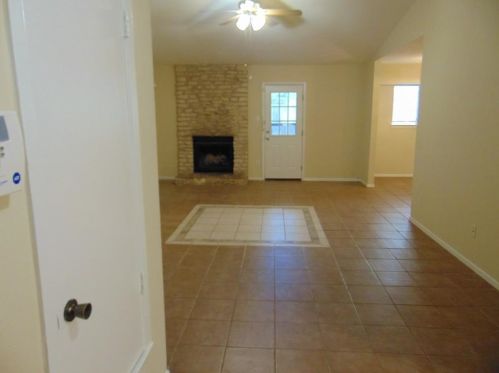 528 Blackberry Dr, Austin TX  78745-6547 exterior