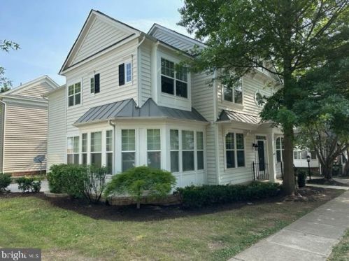 14348 Sharpshinned Dr, Gainesville VA  20155-5835 exterior