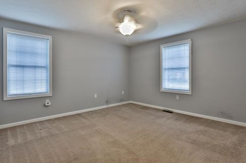 38 Scottsdale Dr, Hudson NH  03051-3750 exterior